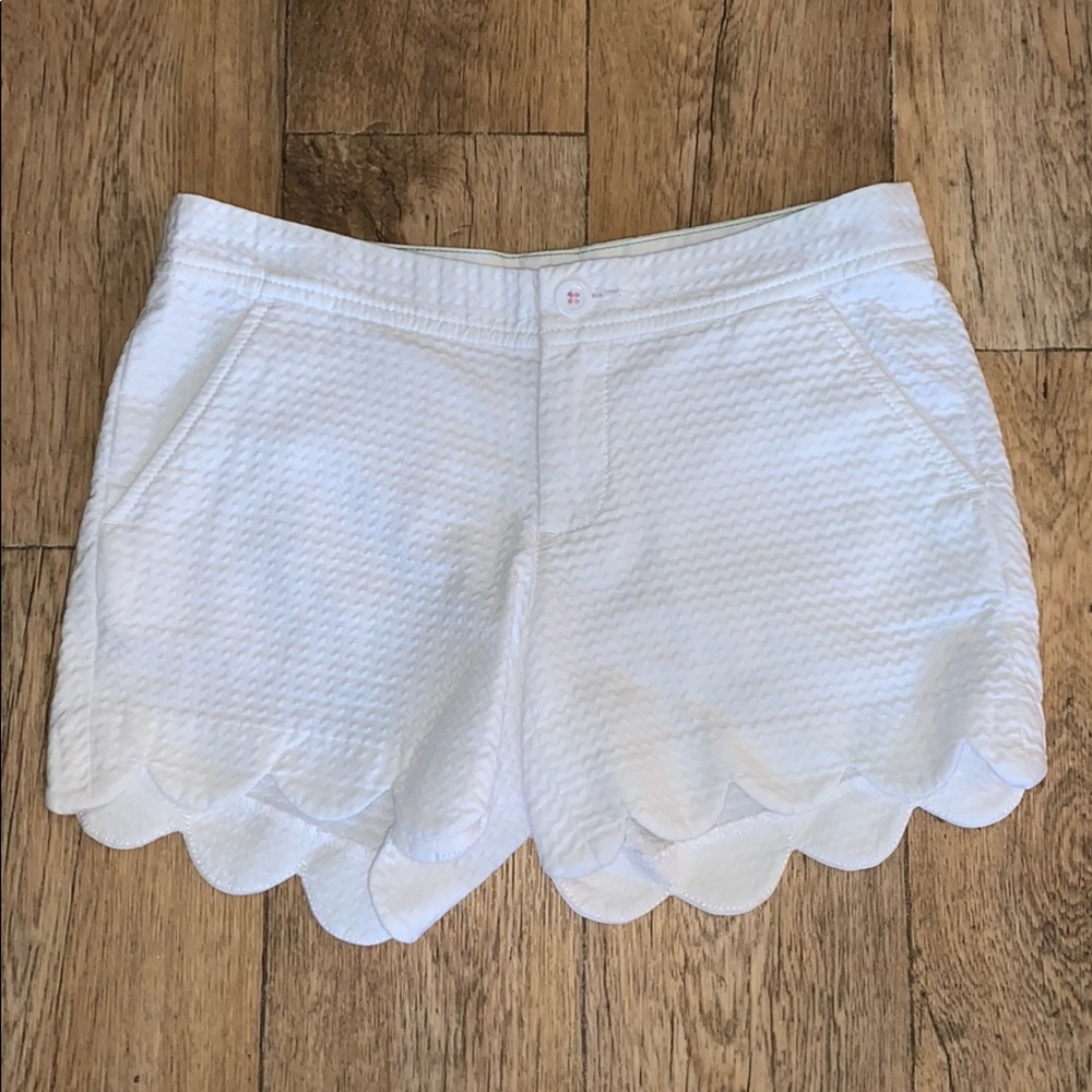 Lilly Pulitzer white buttercup shorts